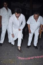 Anil Kapoor celebrates Diwali in Mumbai on 13th Nov 2012 (83).JPG